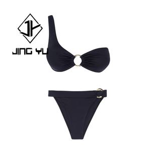 Ensemble de maillot de bain deux pièces noir à une épaule avec anneau doré, fabriqué en nylon recyclé, personnalisable - Product Image 6