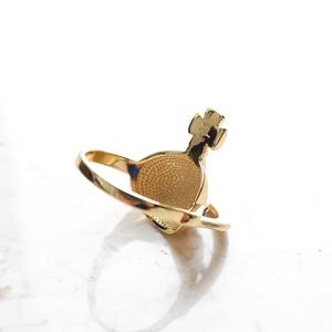 Anillo de piedra natural de alta calidad estilo Western Queen Mother Vivienne, diseño punk de nicho para mujer - Product Image 4