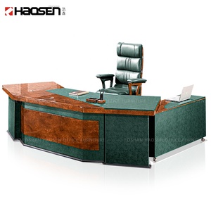 Scrivania Classica 6835 in MDF per Ufficio Direzionale, Grande Tavolo 3,4m con Seduta in Pelle Verde, Set Scrivania e Sedia Executive - Product Image 2