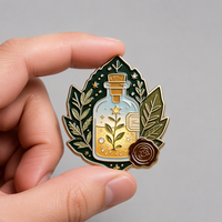 Broche personnalisée en émail « Potion Magique » – Bouteille d'apothicaire et feuille – Badge pour costume, blazer, cadeau