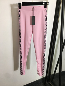 Nouvel ensemble de <span class=keywords><strong>yoga</strong></span> pour femme : débardeur imprimé portrait Méduse et leggings amincissants élastiques en <span class=keywords><strong>coton</strong></span> – Collection Printemps-Été 2024 - Product Image 4