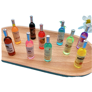 Миниатюрные поделки из смолы в виде бутылки шампанского: аксессуары для чехлов телефонов, подвески для ключей, для праздничного декора. Производство HQ Brand Casting. - Product Image 1