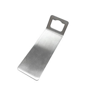 Abrebotellas de cerveza con tapa magnética montada en la pared ecológica multifuncional moderna de acero inoxidable - Product Image 1