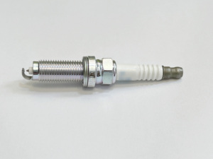 شمعة احتراق أصلية من الإيريديوم والبلاتينيوم عالية الجودة لمحرك هوندا أكورد وجاز وسيتي، قطعة غيار أصلية رقم 12290-59B-003 - Product Image 3