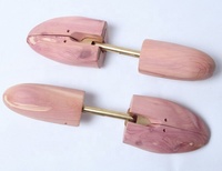 Arbre à chaussures en cèdre avec bout fendu et talon large pour hommes
