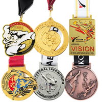 Médaille personnalisée pour équipe de softball, en métal plaqué or, émail, impression UV, pour casquette de baseball, vente en gros