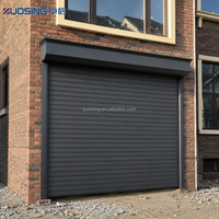 Porte à enroulement commerciale en aluminium durable et résistante à la corrosion avec palan manuel pour la sécurité des magasins de détail et des devantures de commerces