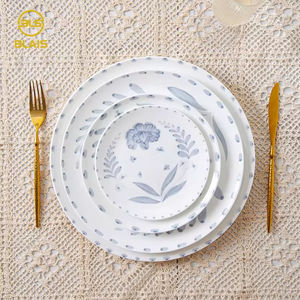 BLAIS Design classique ensemble de vaisselle en porcelaine à fleurs grises chargeur de vaisselle et assiette pour mariages et fêtes - Product Image 1
