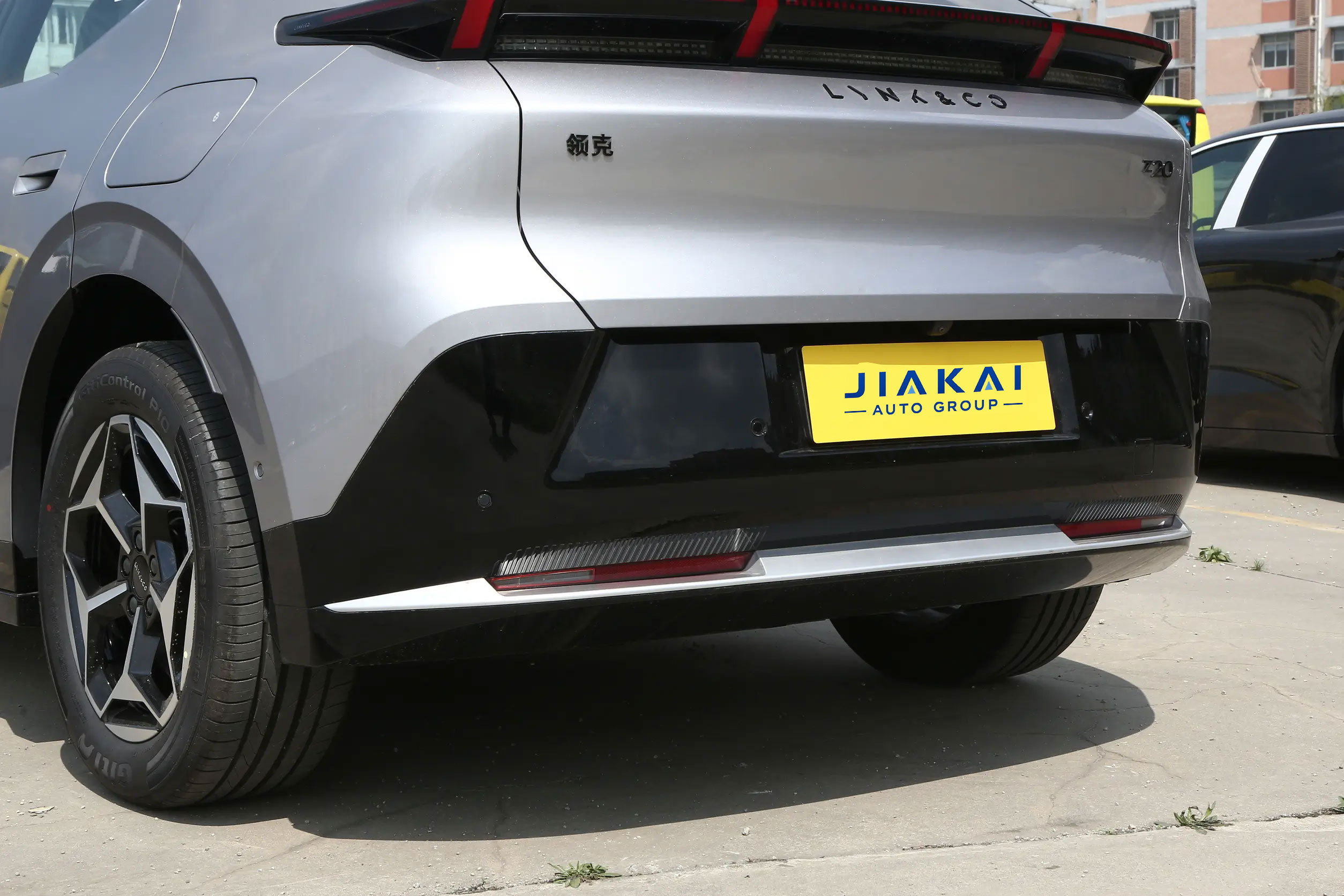 LYNK & CO Z20 Brand New Sport EV SUV SEA Architecture Frameless Door V2L Function 5‑Seater Urban Electric Automobile Wholesale · image 5