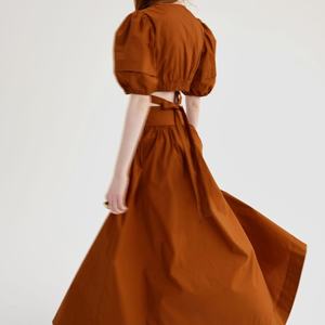 Ensemble de vêtements pour femmes 2025 OEM, très vendu, en lin, pour l'été, 2 pièces, haut de bikini et jupe longue à volants - Product Image 5