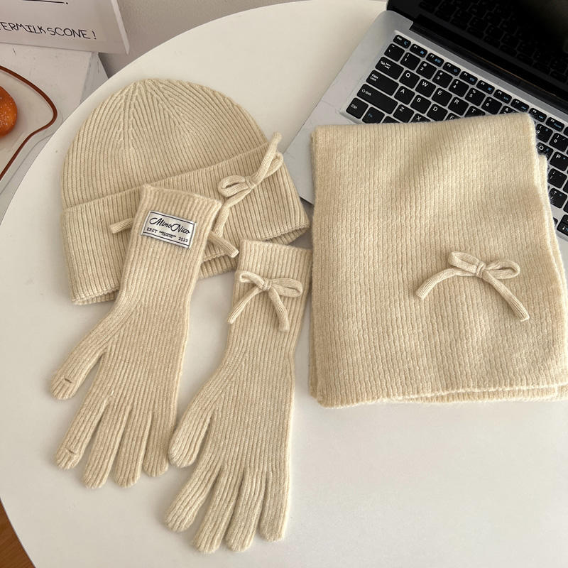 Ensemble trois pièces beige