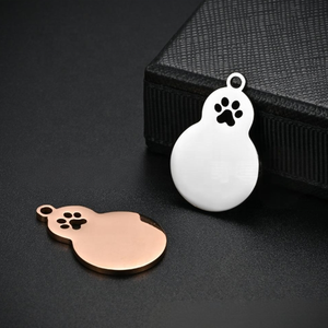 Étiquette d'identification pour animaux de compagnie en acier inoxydable en forme de <span class=keywords><strong>gourde</strong></span> porte-bonheur créative conception de patte creuse mignonne à la mode pour <span class=keywords><strong>chien</strong></span> chat colliers porte-clés accessoire - Product Image 4