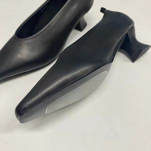 Chaussures habillées pour femme en cuir de vachette véritable, à enfiler, talon chaton 5 cm, pour l'été, idéales pour les réunions d'affaires et le bureau, personnalisables avec logo, directement de l'usine. - Product Image 6