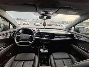 <span class=keywords><strong>Audi</strong></span> Q4 E-tron 40 SUV électrique d'occasion 2023, longue autonomie, véhicule électrique intelligent, prêt à l'exportation, blanc sur noir - Product Image 5