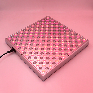 Pannello sospeso per trattamento della luce a infrarossi 45W pannello luminoso rosso quadrato con luce rossa - Product Image 2
