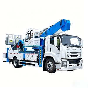 Camión Plataforma Elevadora de Servicio Pesado de 45m ISUZU 4x2 con Brazo Telescópico para Trabajos en Altura - Product Image 1