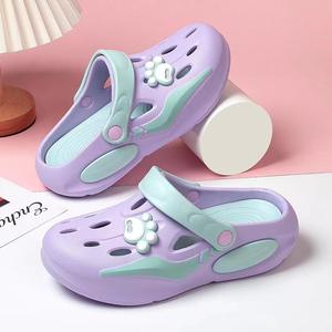 Heyun Sandales Crocs d'été pour femmes à semelle épaisse et bout fermé, antidérapantes, à semelle souple, couleurs bonbon, talon de 3 cm, chaussures en gelée - Product Image 2