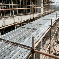 Plateforme de chantier en acier galvanisé haute résistance, à haute capacité de charge, avec trous antidérapants pour la construction
