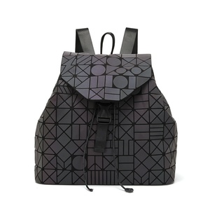 Boshiho - Mochila de Moda con Parches de Diamantes, Mochila Geométrica Luminosa para Mujer - Product Image 1