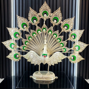Estatua Decorativa de Metal Hecha a Mano con Filigrana Plateada de Pavo Real, Arte Tradicional Indio para Decoración del Hogar - Product Image 1