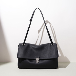 Sac à bandoulière <span class=keywords><strong>vintage</strong></span> en cuir véritable grainé, sac fourre-tout rétro en cuir de vachette pleine fleur, sac hobo minimaliste à rabat, sacoche élégante pour les trajets quotidiens - Product Image 1