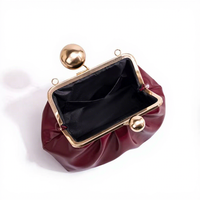 Sacs à main en polyester doux avec fermeture à clip, design de luxe, sacs à bandoulière à chaîne pour femmes, couleurs unies personnalisées, sacs à main à fermoir métallique
