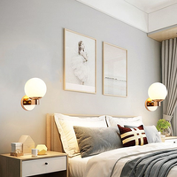 Lampes murales modernes et simples, lampes de chevet pour chambre à coucher, lampes murales de fond en or nordique de luxe à LED pour salon
