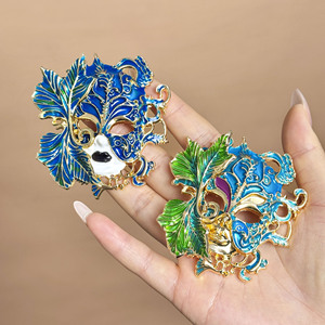 Çin Tarzı 3D Rölyef Maske Broş Vintage Korsaj Pin Lüks High End Giyim Takı Aksesuarları Kadınlar için - Product Image 6