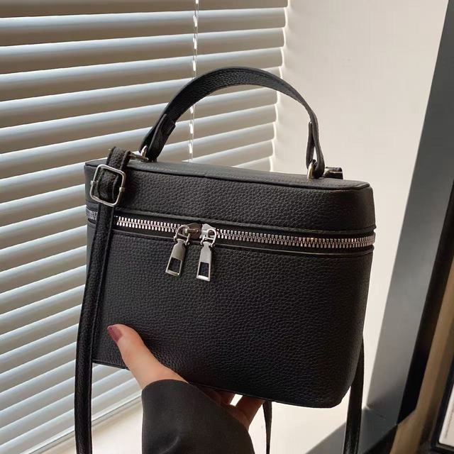 Customizable Luxury Vegan Leather Small Vanity Case with Zipper Handle Custom Fashion Sling Bag for Travel Essentials Wholesale