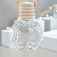 Bouteille diffuseur en verre façonné de 8 ml avec logo personnalisé et bouchon à vis pour aromathérapie automobile