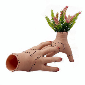 Soporte para bolígrafos y macetas con diseño de mano cosida de terror, estilo <span class=keywords><strong>Wednesday</strong></span> <span class=keywords><strong>Thing</strong></span>, gótico, para Halloween, decoración y almacenamiento de escritorio - Product Image 3