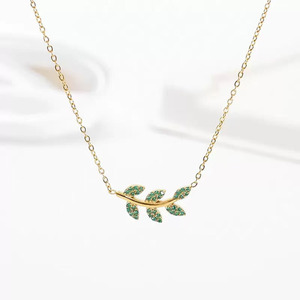Collar de Acero Inoxidable con Hoja de Oro y Colgante de Circonita Verde, Cadena para Mujer, Regalo para Cumpleaños, San Valentín, Día de la Madre, Graduación, Boda - Product Image 3