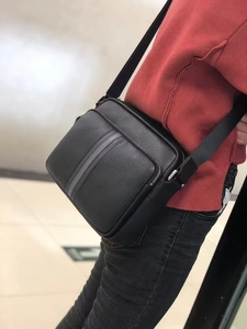Bolso Bandolera Clásico de Cuero para Hombre, Estilo Mensajero, de Piel de Vacuno Envejecida, para Viajes en el Medio Oriente, Fabricación OEM - Product Image 1