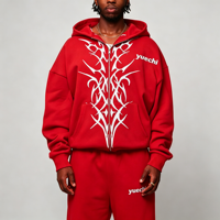 Sweat à capuche streetwear homme épais en molleton bouclette, coupe carrée courte, avec broderie tribale personnalisée et appliqué gothique noir et rouge, fermeture éclair intégrale
