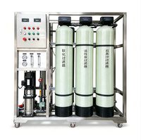 Installation industrielle de traitement d'eau par osmose inverse (RO) – Machine à eau pure avec pompe, sable de quartz, charbon actif et adoucisseur pour prétraitement