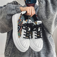 Chaussures d'été pour hommes respirantes et amortissantes en cuir synthétique, à lacets, avec blocs de couleur et semelles épaisses, style baskets de skate