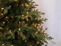 Sapin de Noël pré-éclairé en PE et PVC, forme de sapin, écologique, facile à assembler, avec lumières chaudes