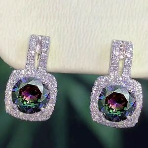 Orecchini Pendenti di Lusso in Quarzo Arcobaleno per Donne, Placcati in Rodio, in Lega di Zinco con Cristalli e Strass, Design Geometrico con Incastonatura a Griffe - Product Image 3