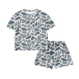 Conjuntos de Shorts para Niñas con Estampado de Camuflaje de Caza Personalizado, Tela Transpirable de Algodón/Spandex, Diseño Nuevo con Borde Festoneado - Product Image 1