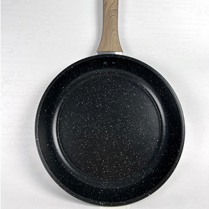 Padella Antiaderente in Acciaio al Carbonio di Alta Qualità con Rivestimento in Marmo e Manico in Bakelite, Ecologica per Fornelli a Gas e a Induzione - Product Image 4