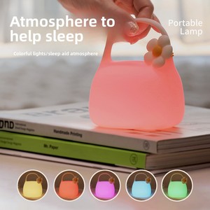 Lampe de chevet portable à design de dessin animé activée par le toucher pour mères et bébés, lampe d'allaitement, lampe de chevet pour enfants, lampe à intensité réglable - Product Image 1