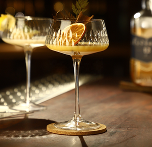 Verre à Margarita et à Whisky sur Pied Créatif, Design Tendance, Fournisseur d'Usine de Logos Personnalisés pour Restaurants et Fêtes - Product Image 3