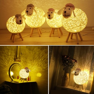 Lampe de nuit adorable, abat-jour tissé à la main, lampe lune, décoration de chevet de chambre, veilleuse LED mouton - Product Image 6