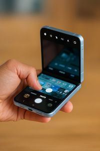 Novità 2025: Telefono <span class=keywords><strong>Cellulare</strong></span> 5G A+ 100% Originale Usato Sbloccato per <span class=keywords><strong>Samsung</strong></span> Galaxy Z Flip7, Smartphone Android da 6,9 Pollici - Product Image 6