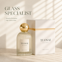 Flacon de parfum en verre transparent de luxe élégant 50 ml, design à rayures verticales, col noir, pulvérisateur à pompe, diffuseur à bâtonnets, crème pour le visage