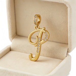 Ciondoli con 26 Lettere Placcati <span class=keywords><strong>in</strong></span> <span class=keywords><strong>Oro</strong></span> con Zirconi, Pendenti Alfabetici Iniziali per Creazione di Gioielli Fai-da-Te, Accessori per Collane e Bracciali da Donna - Product Image 3