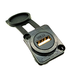 Conector acoplador de paso a través <span class=keywords><strong>USB</strong></span>, módulo tipo <span class=keywords><strong>D</strong></span> negro, con tapa de polvo - Product Image 2