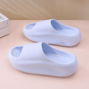รองเท้าแตะ EVA เรียบง่ายทันสมัย พื้นหนา กันลื่น ใส่ได้ทั้งในบ้านและนอกบ้าน สำหรับคู่รัก ผู้ใหญ่ ยูนิเซ็กซ์ สีฟ้า ขาว ชมพู - Product Image 1
