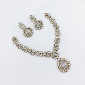 Parure de bijoux de haute qualité, plaqué or, avec zircon, motif floral, style ethnique traditionnel, comprenant collier, boucles d'oreilles et Maang Tikka, pour mariage indien et fêtes - Product Image 2