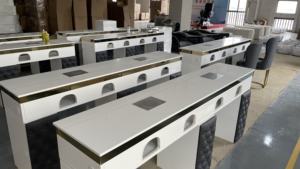 Table de bureau à ongles blanche marbre sur le dessus professionnelle pour <span class=keywords><strong>salon</strong></span> de <span class=keywords><strong>manucure</strong></span> <span class=keywords><strong>manucure</strong></span> Table et chaise de luxe moderne pour ongles - Product Image 3